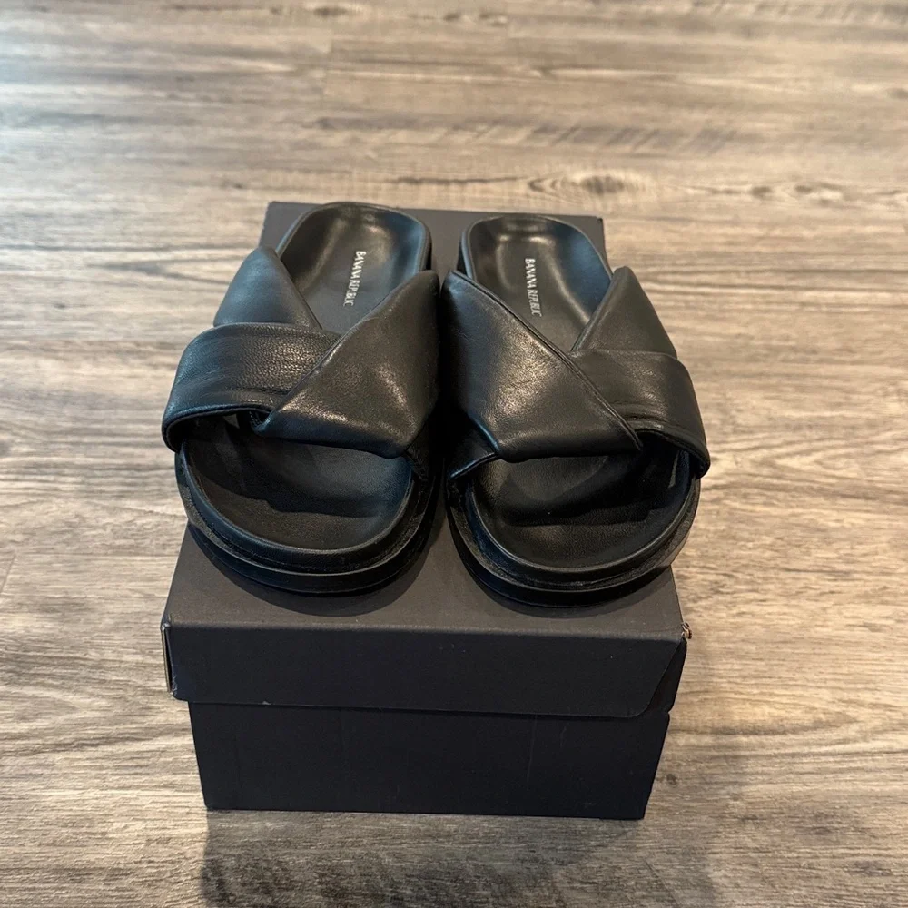 Banana Republic Black Crisscross Leather Slide Sandals - Picture 5 of 14